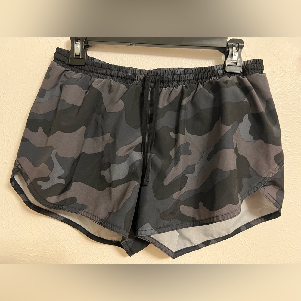 Old Navy Camouflage Women's Shorts - Black and Gray